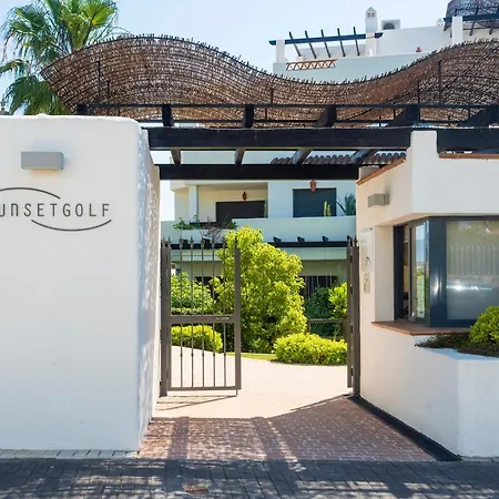 Sunset Golf Penthouse - Happy Apartment *